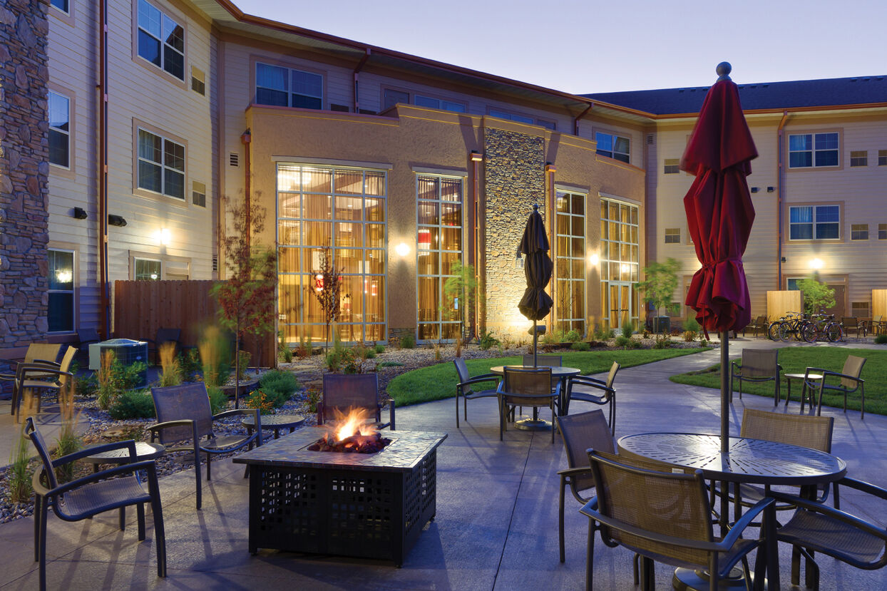 Clubhouse Hotel And Suites Pierre  Étterem fotó